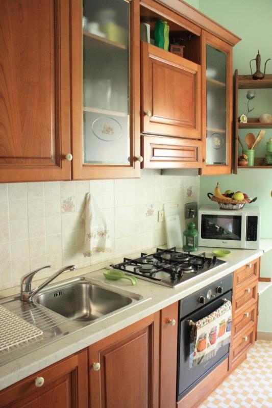 Apartment At Colosseo With Terrace Overlooking The Garden By Lyon Rome Bagian luar foto